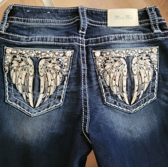 💥NEW Miss Me Crop Jeans - Picture 1 of 6